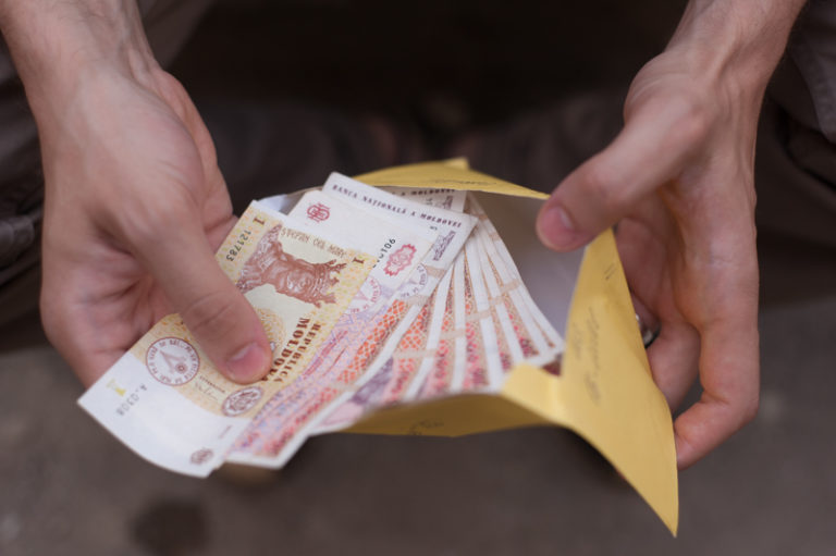 Житель Гагаузии заплатит штраф в размере до 47 500 леев за подделку номера кузова своего авто