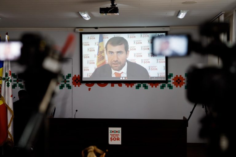 Илан Шор заявил, что акционеры банков готовы возместить ущерб от «кражи миллиарда». Но сначала он требует снять с него арест