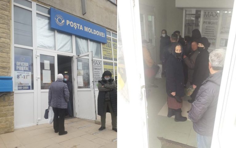 ФОТО ДНЯ: «Все приходят и приходят». В почтовом отделении Комрата с утра не прекращается очередь