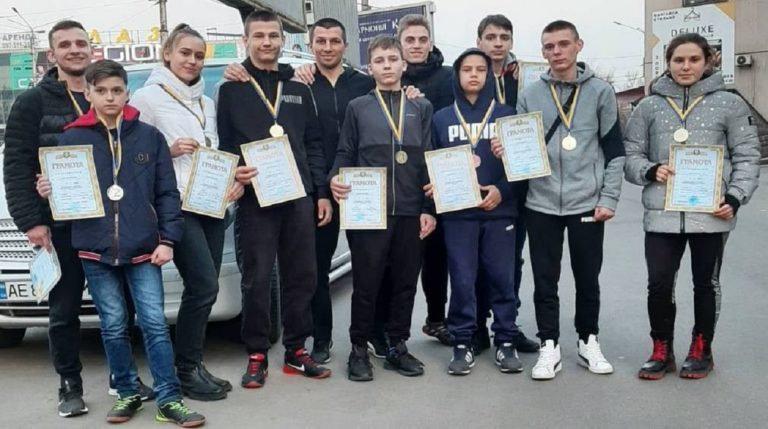 В Бельцы кикбосёры привезли четыре серебряные медали и одну бронзовую
