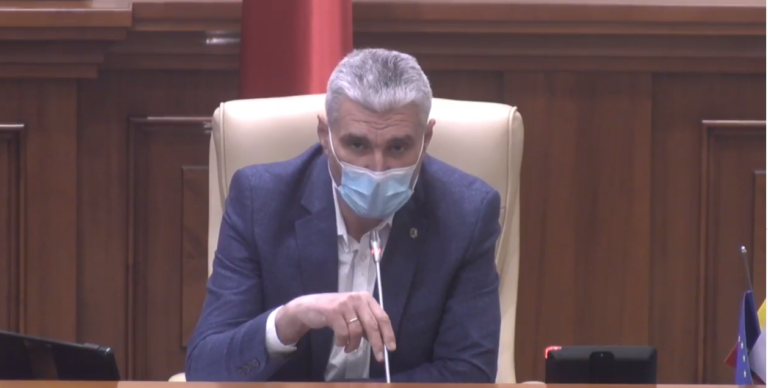 Платформа Da покинула зал заседания. Слусарь о предложении голосовать за вотум недоверия судьям: «Это фарс!»