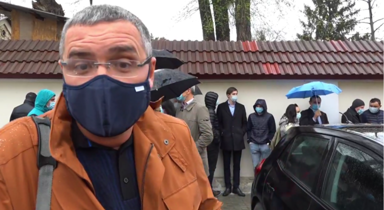Усатый на митинге перед судом: «Если Додон с Шором будут продолжать, люди выйдут и дадут им по морде»