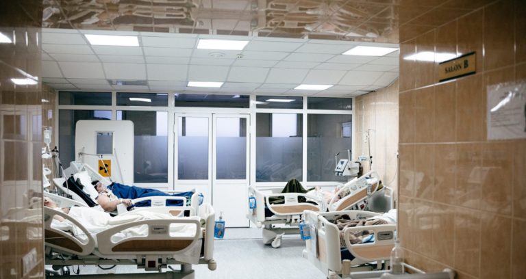 «В марте двое пациентов скончались из-за нехватки ИВЛ на всех пациентов». Данные  из Сорокской районной больницы