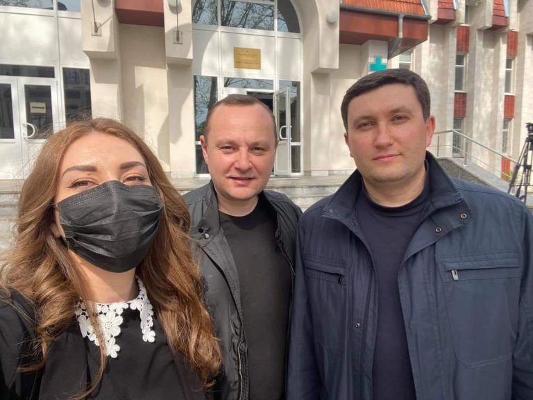 «Полет нормальный». Трое депутатов ПСРМ вакцинировались китайской вакциной Синофарм