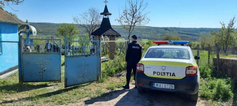 Полиция: В поминальных мероприятиях участвовало 155 тыс. человек