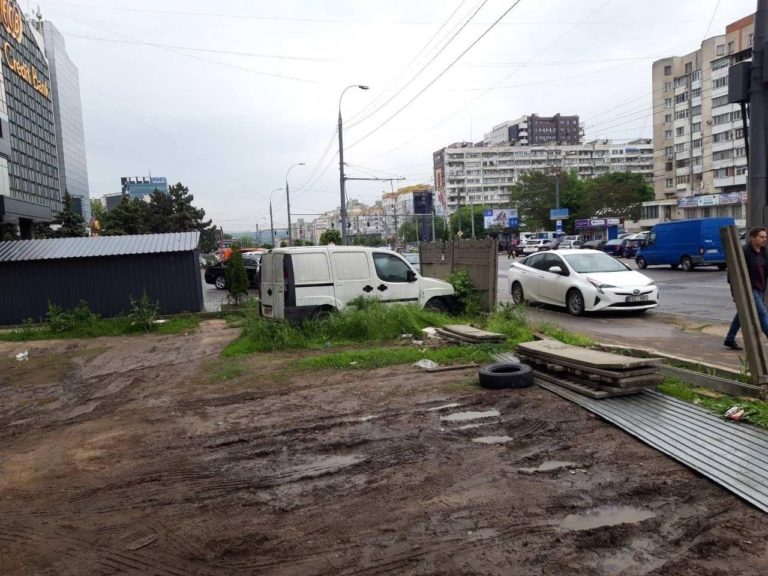 (ФОТО) В центре Кишинева будет обустроена общественная парковка