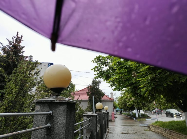 В Молдову возвращаются дожди, грозы и похолодание