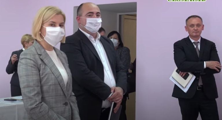 (ВИДЕО) Что позволено Драганче, но не позволено жителям Гагаузии? Как Ирина Влах запретила доступ прессы на встречу с советниками в Чишмикиое