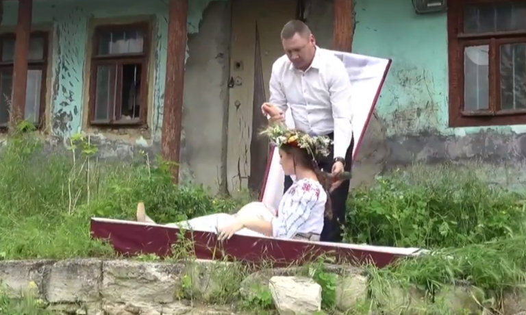 (ВИДЕО) Креатив от Кавкалюка. Партия PACE вступила в предвыборную кампанию из гроба