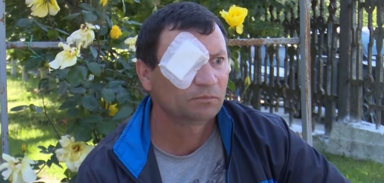 43-летний мужчина из Криулянского района остался без зрения после того, как ему удалили глаз, которым он видел