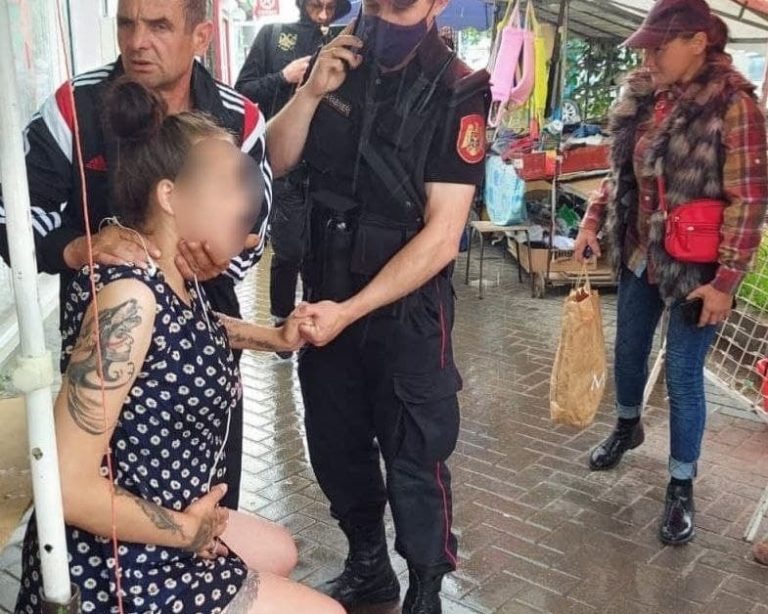 В Комрате беременной девушке стало плохо на рынке. Ей помогли карабинеры