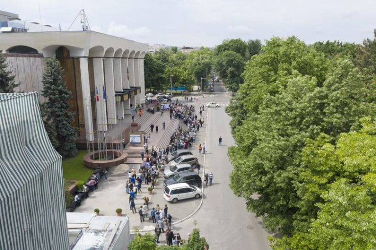 В эти выходные объявлены два марафона вакцинации. Доступны две вакцины: Sputnik и AstaraZeneca