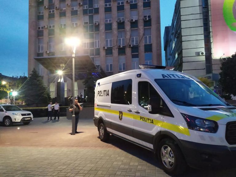 Ложное сообщение о бомбе в здании Moldtelecom. Подозреваемый задержан и признал свою вину
