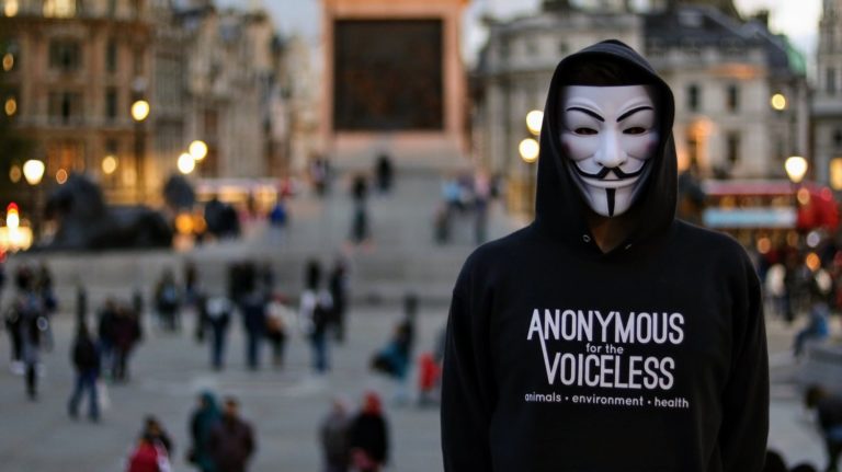 Anonymous пригрозили взломать компании, которые продолжают сотрудничать с РФ. И дали им 48 часов