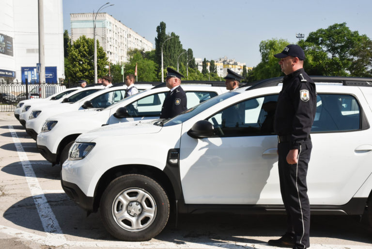Сотрудники следственной полиции получили 30 новых автомобилей Dacia Duster. Из каких средств была приобретена техника