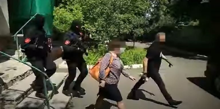 Директор Наццентра переливания крови свободна от превентивных мер. Ее обвиняют в злоупотреблении служебным положением