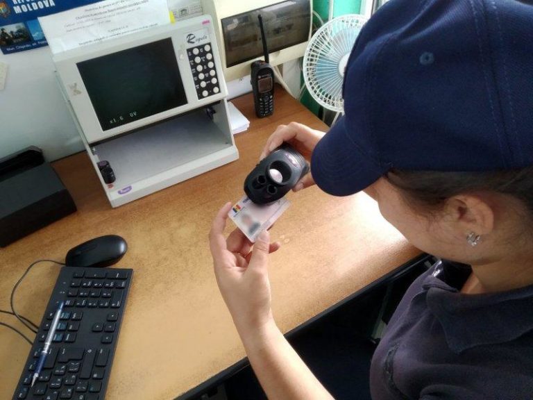 700 евро за «подлинные» документы: на границе обнаружили поддельные водительские права