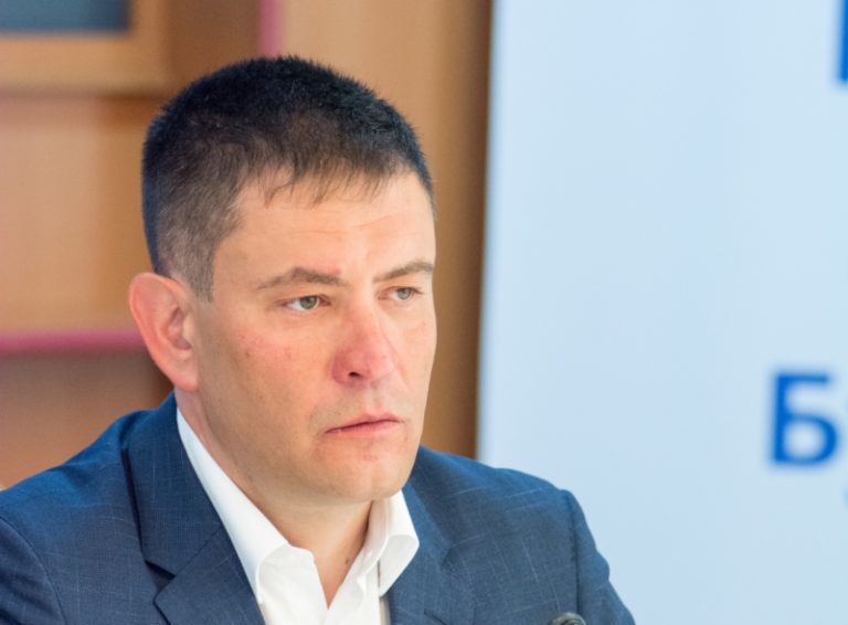 Кандидат в НСГ Виктор Петров потребовал признать его победителем на выборах