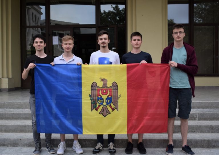 Три бронзовые медали и почетное звание завоевала Молдова на Международной олимпиаде по физике