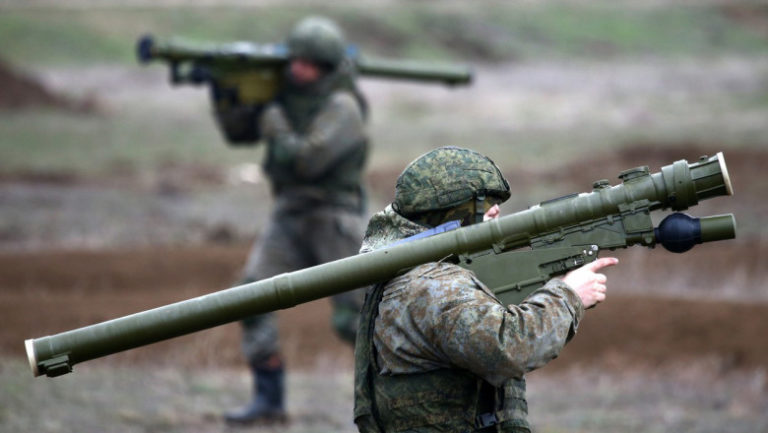 Россия направила в аннексированный Крым более 20 тыс военнослужащих под предлогом борьбы с наводнением
