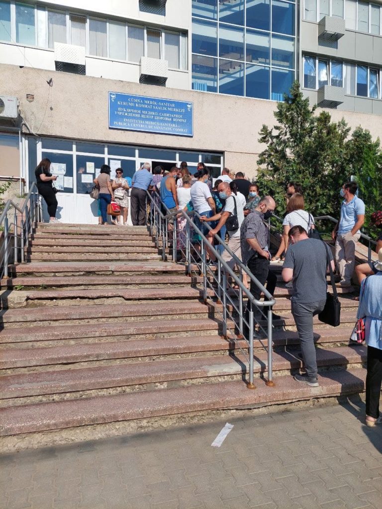 Сотни жителей провакцинировались в Комрате на марафоне вакцинации, а по всей стране почти 11 000 человек