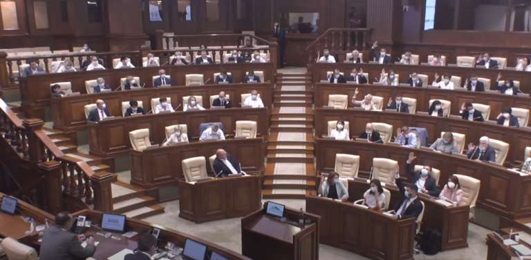 Парламент выбрал членов постоянного бюро. Кто в него вошел