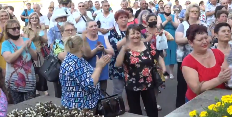 (LIVE) В Бельцах второй день подряд проходят протесты в поддержку Ренато Усатого