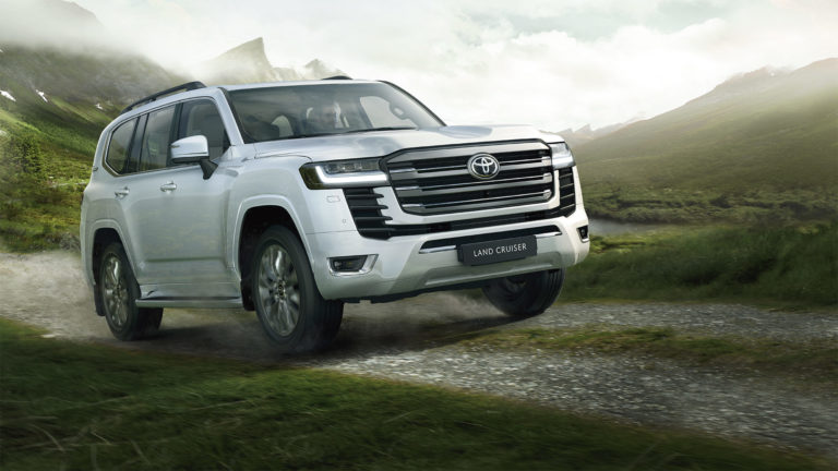 (ФОТО) Как выглядит самый дешевый Toyota Land Cruiser 300 по цене от 64.537 евро?