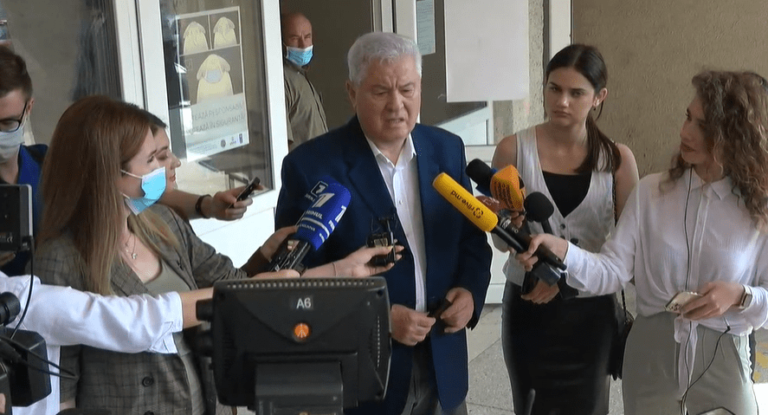 LIVE: Голосует лидер ПКРМ Владимир Воронин
