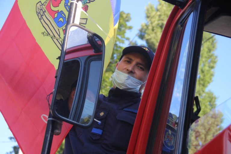 (ВИДЕО) Спасатели из Молдовы прибыли в Грецию. Они будут бороться с пожарами