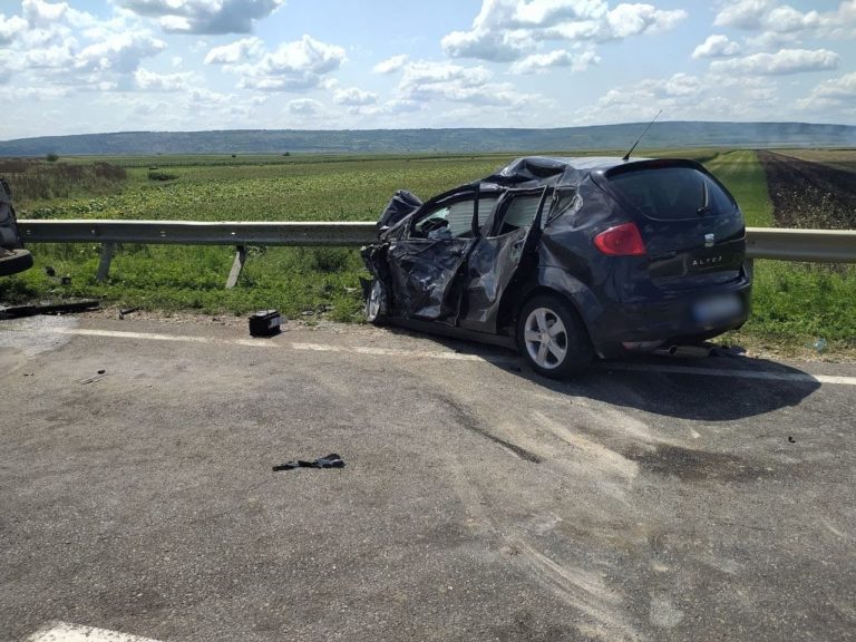 ФОТО: Страшное ДТП в Оргеевском районе. Один человек погиб, двое доставлены в больницу