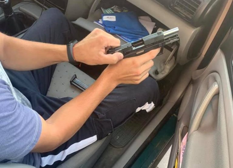 (ФОТО) Стрельба в Кишиневе! 22-летний мужчина выстрелил из окна своего авто