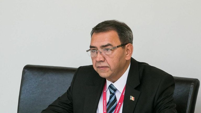 СЕГОДНЯ ТАК: Отставки и назначения в правительстве,  Головатюк больше не посол в России, пожарные из Молдовы отправились в Грецию