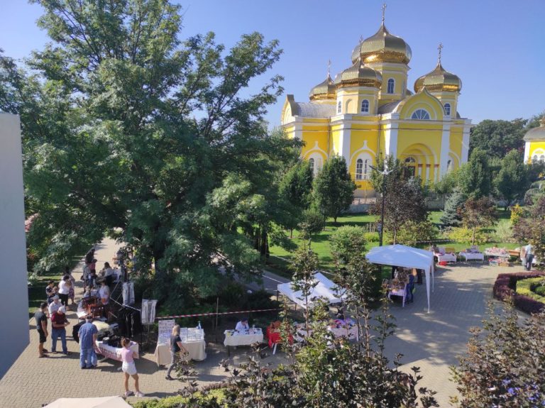 Мунсоветник: «Хватило, надеюсь?». Примария Комрата выделила 800 тысяч леев на празднование Дня города. 200 тысяч только на еду