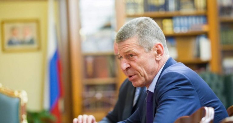 Слусарь возмущен: о визите Козака информирует Попшой, а не правительство