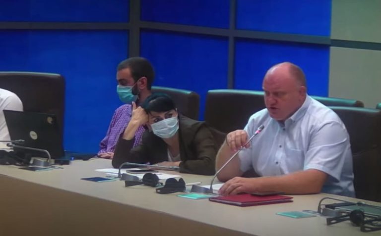 Кто модератор: Боля или Литвиненко? Депутат-социалист: «Успокойся, и когда вы поднимите руку, я дам вам слово»