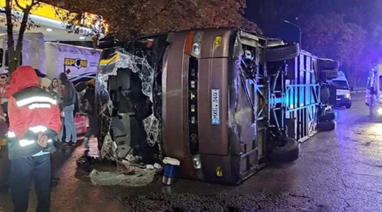 Разъяснения МИДЕИ об аварии в Киеве: Другой автобус заберет пассажиров