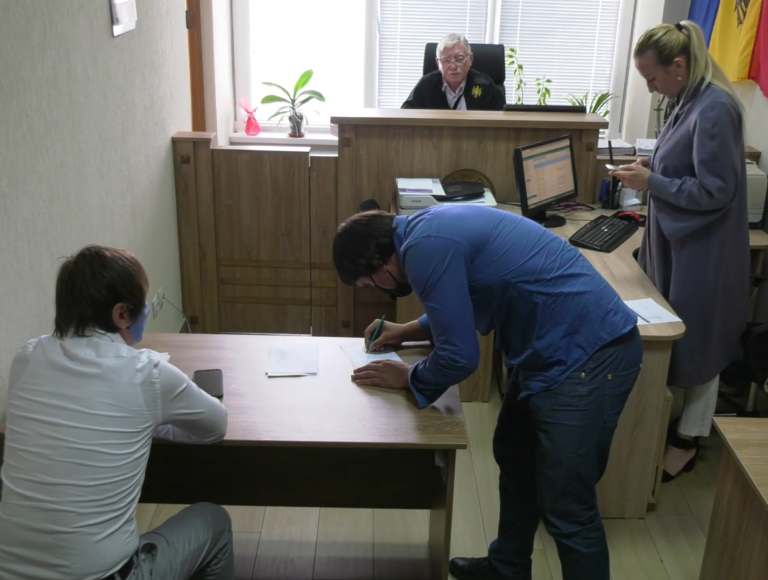 Заседание по делу Цуцу прервано. Экс-депутат от ДПМ не признает себя виновным по обвинению во взятке в 20 000 евро