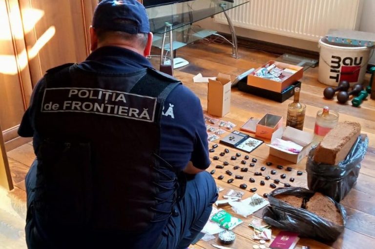 (ФОТО/ВИДЕО) В столице задержана преступная группа, занимающаяся незаконным оборотом наркотиков и контрабандой