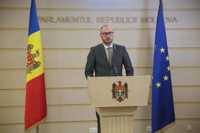 Литвиненко зарегистрировал в парламенте 3 законодательные инициативы. О чем они