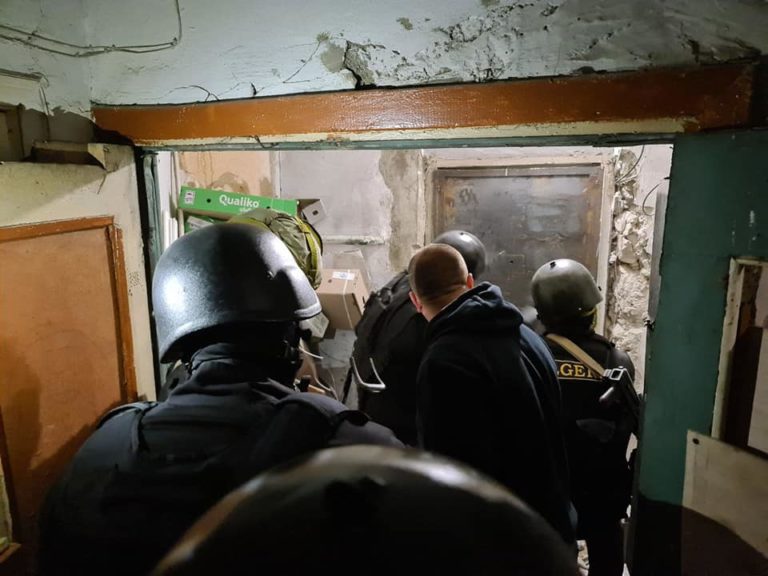 (ФОТО) В Кишиневе мужчина взял в заложники двух человек. Их освободили в ходе спецоперации