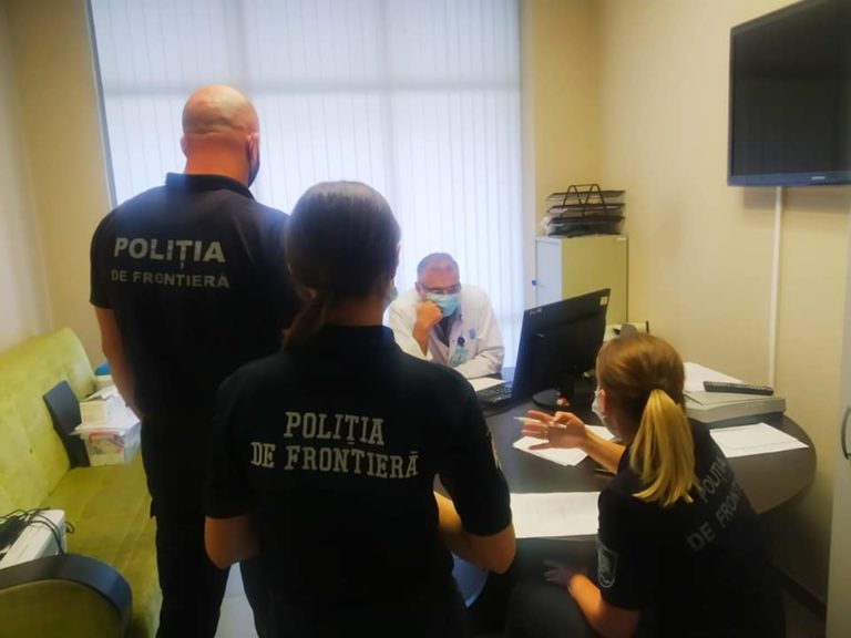 Начальник погранполиции предлагает обязать не вакцинированных сотрудников сдавать тесты каждые две недели