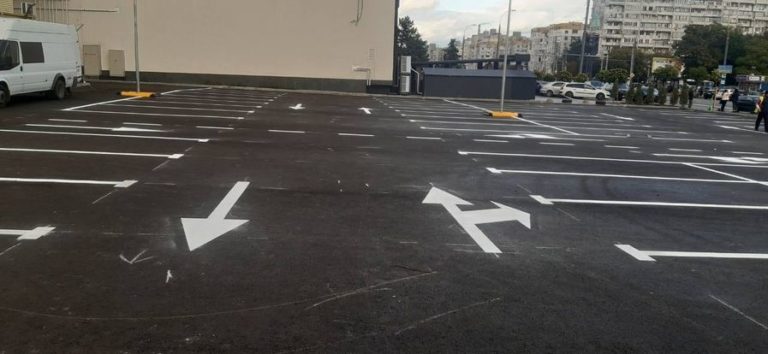 В центре Кишинева обустроили общественную парковку