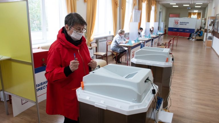Независимые депутаты опубликовали петицию с требованием признать прошедшие в России выборы несостоявшимися