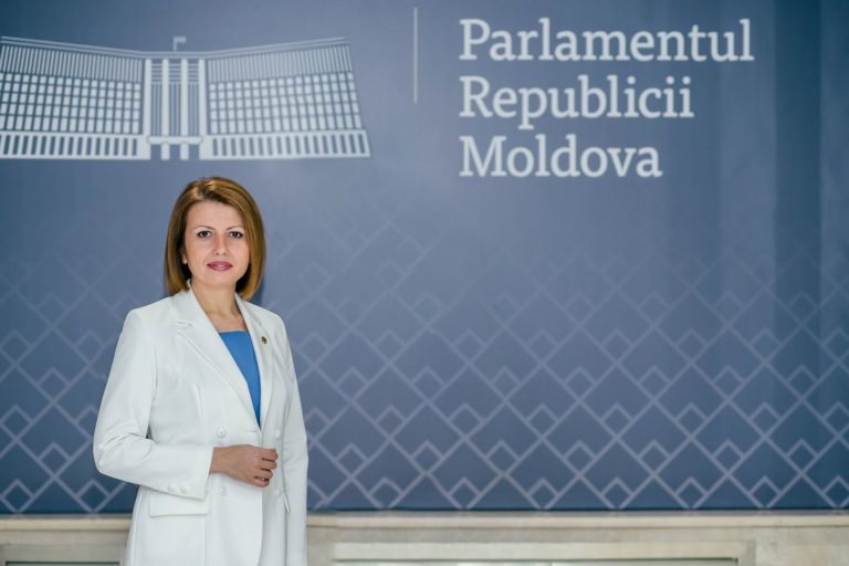 Экс-депутат Арина Спэтару покинула Платформу DA: «Сегодня я отступила»
