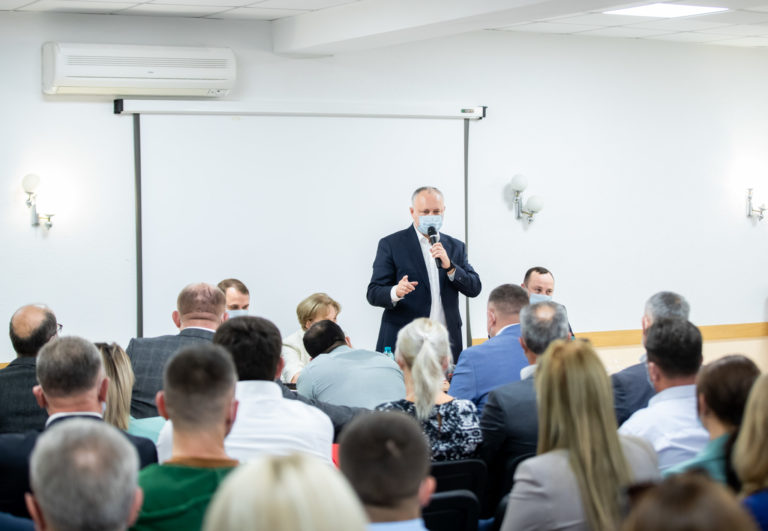 Партия социалистов решила провести очередной съезд партии. Что они намерены обсудить?