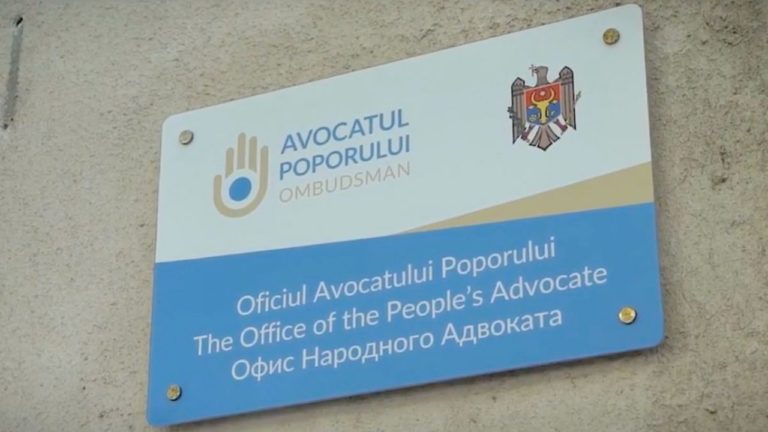 Сотрудники Аппарата народного адвоката подписали заявление. Они отвергают высказывания Молошаг