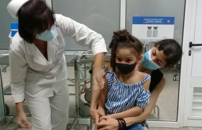 Куба первой в мире начала вакцинацию от COVID-19 детей с 2 лет