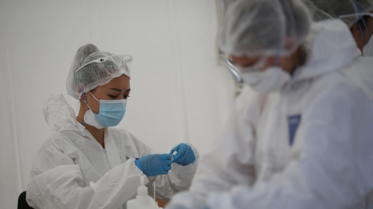 Италия первой в Европе введет обязательную вакцинацию для всех профессий