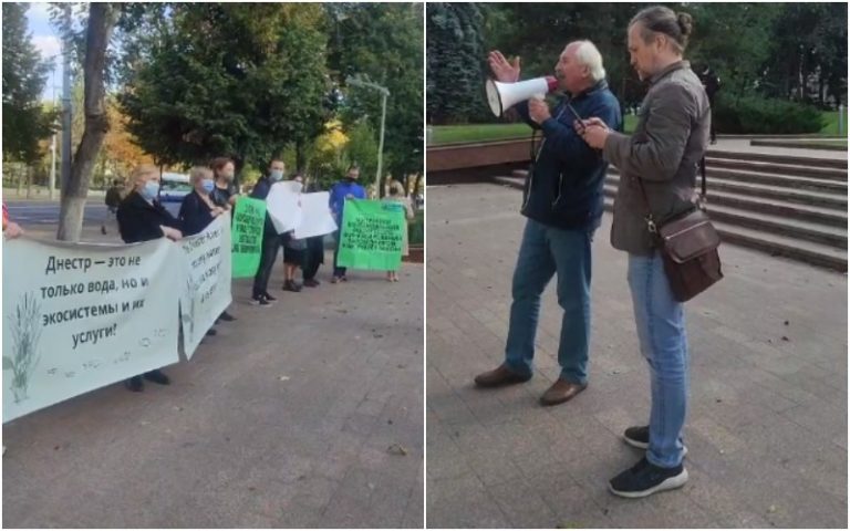 LIVE: Eco-TIRAS проводит пикет перед зданием Парламента